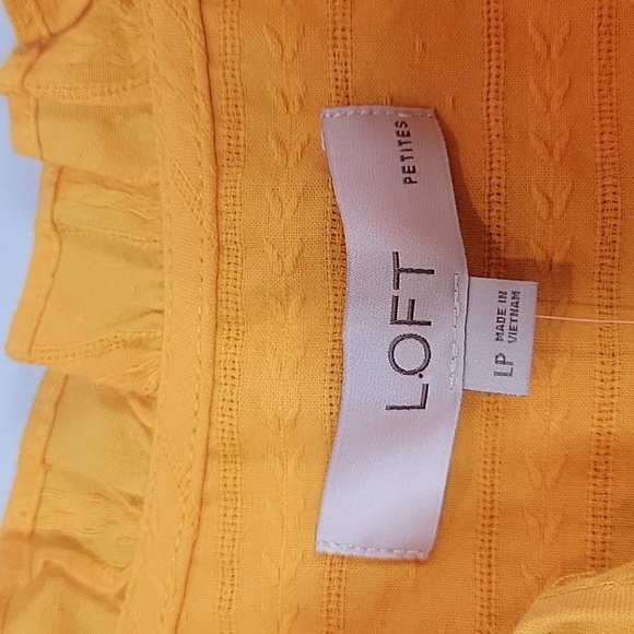 Loft golden mustard yellow textured ruffle neck blouse size Large Petite - Picture 2 of 7